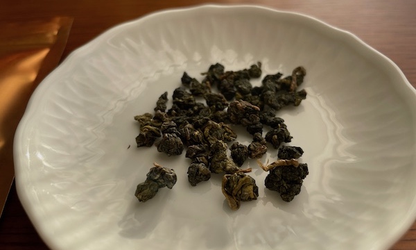 姫茶伝「北タイ乳香烏龍茶」は甘みが強くてほっりするお茶