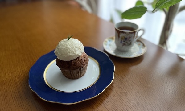 グリーンサムのキャロットケーキと滇紅紅茶で楽しいお茶タイム